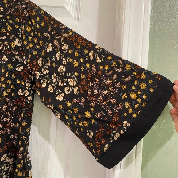Maurice's NWT Black Brown Paisley Floral Print Kimono Size Small with Fringe - Picture 10 of 11